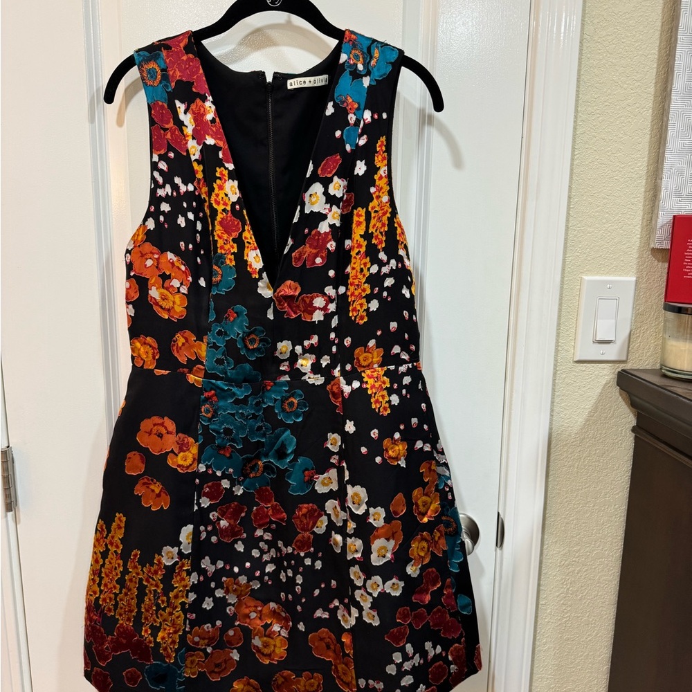 Alice + Olivia Multicolor Floral V-Neck Top
